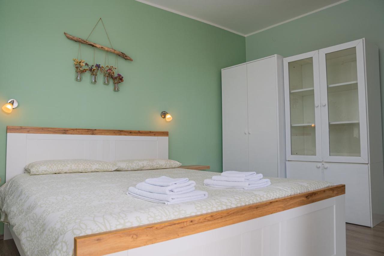 Apartman Doris Milohnici Exterior photo