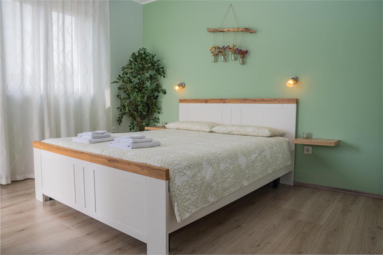 Apartman Doris Milohnici Exterior photo